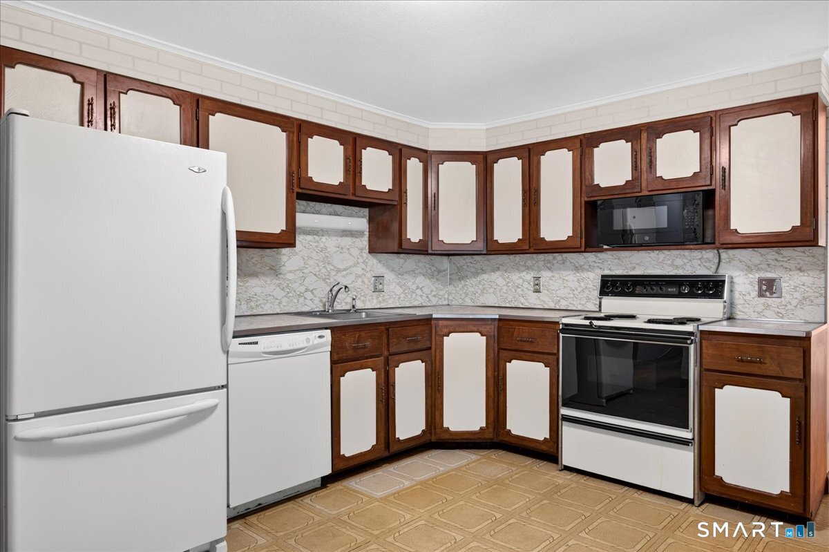 48 Old Colony Road North Stonington CT 06359