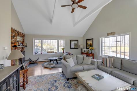 18 North Branch Road Newtown CT 06470