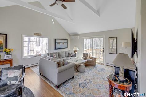 18 North Branch Road Newtown CT 06470