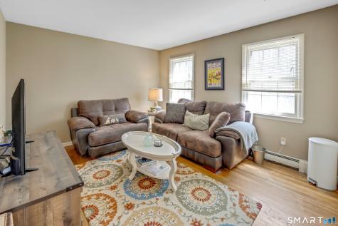 18 North Branch Road Newtown CT 06470