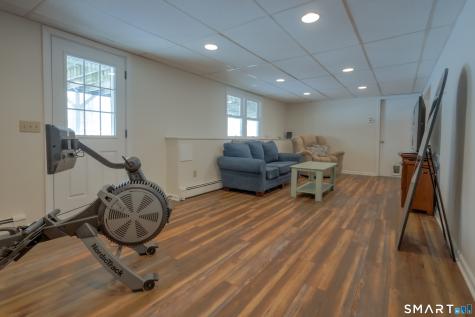 18 North Branch Road Newtown CT 06470