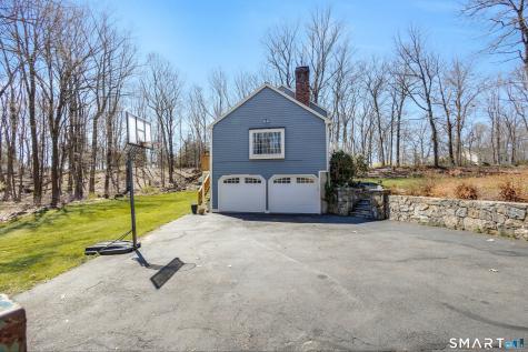 18 North Branch Road Newtown CT 06470