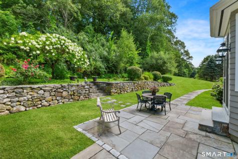 2 Longwood Drive Redding CT 06896