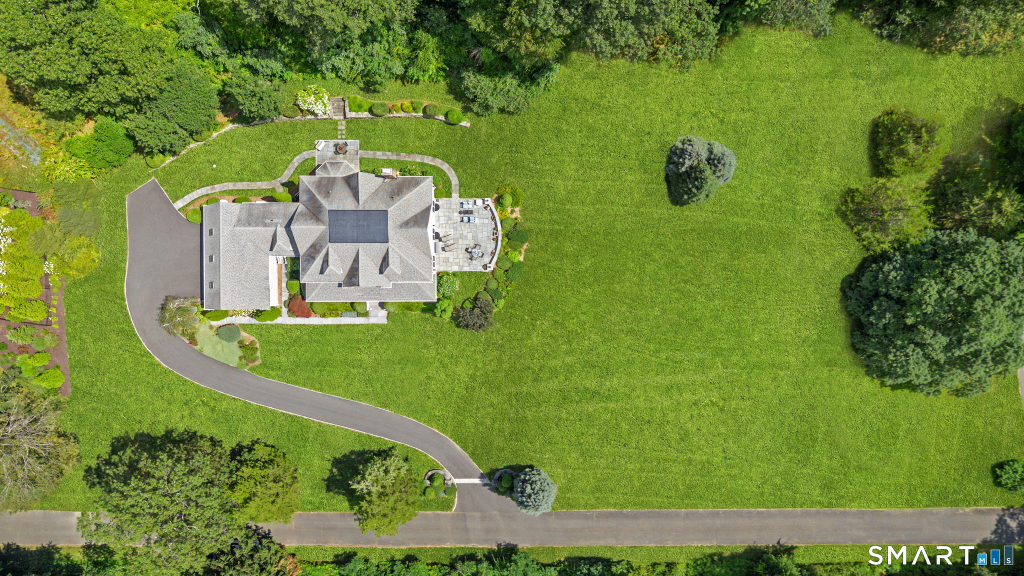 2 Longwood Drive Redding CT 06896