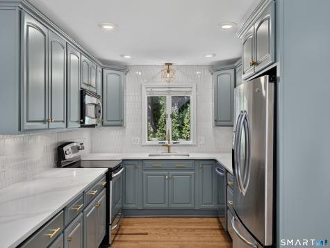 10 Herster Drive East Lyme CT 06357