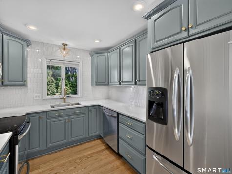 10 Herster Drive East Lyme CT 06357
