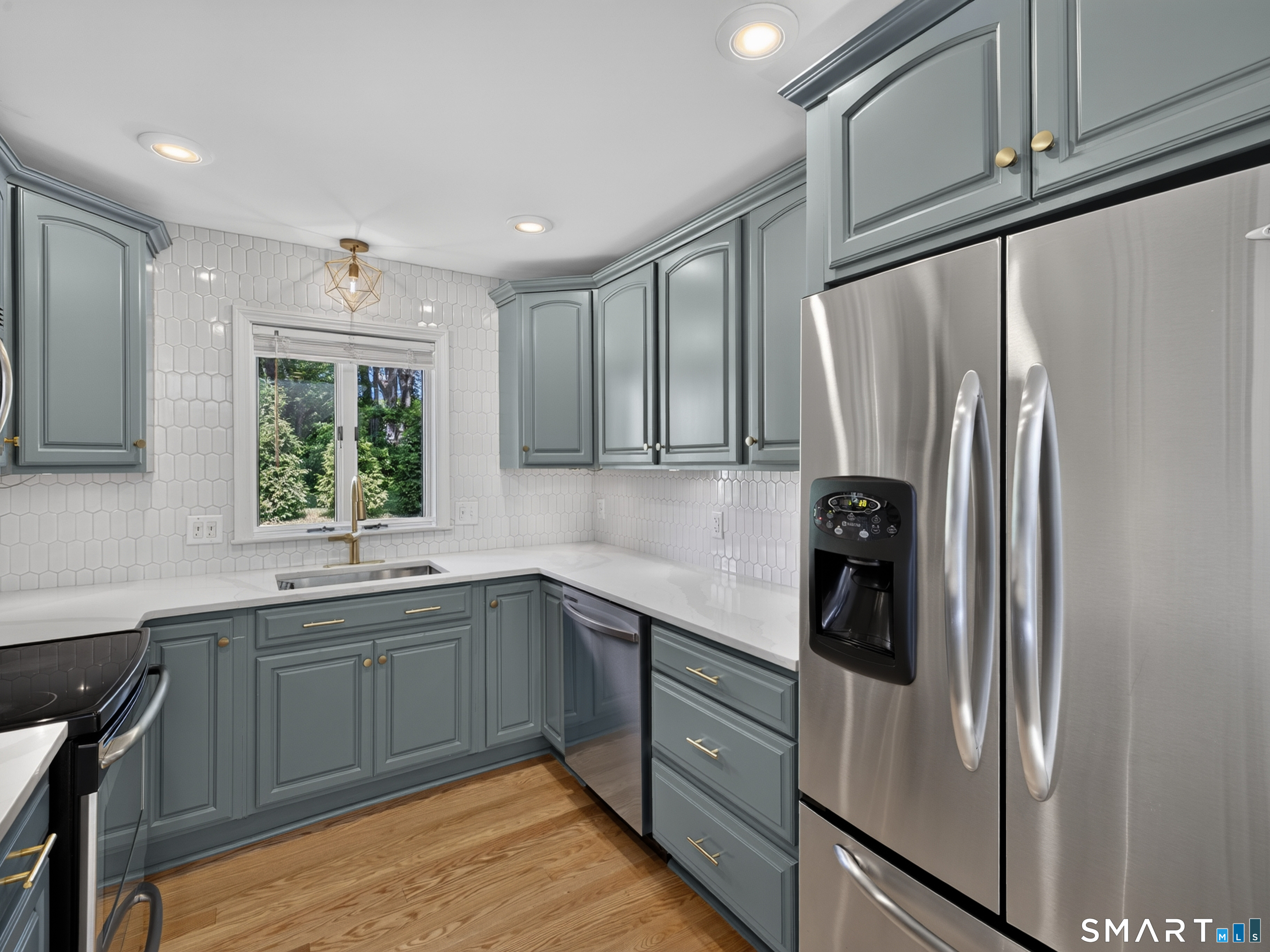 10 Herster Drive East Lyme CT 06357