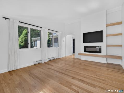 10 Herster Drive East Lyme CT 06357