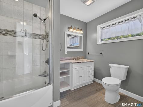 10 Herster Drive East Lyme CT 06357