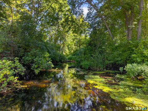10 Herster Drive East Lyme CT 06357