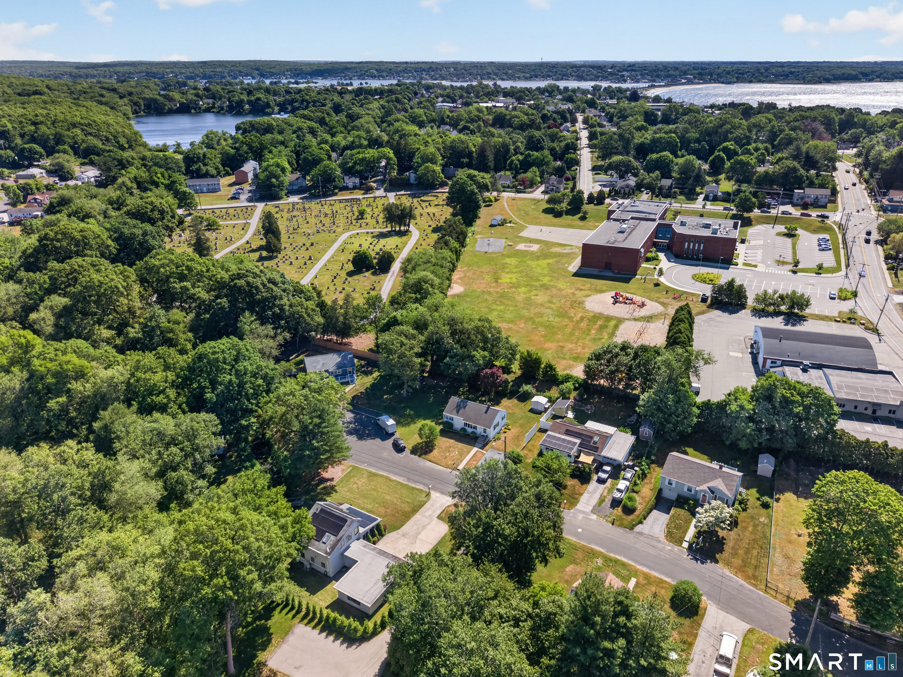 10 Herster Drive East Lyme CT 06357