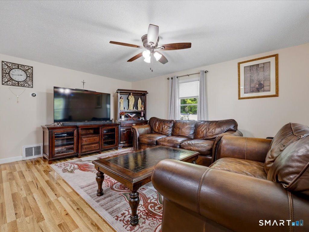94 Barnes Avenue New Haven CT 06511