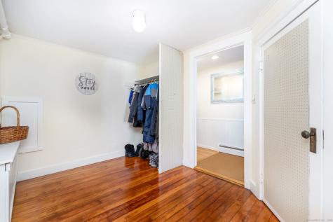 154 Wilburs Lane Guilford CT 06437