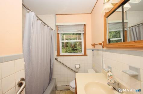 20 Damon Heights Road East Lyme CT 06357