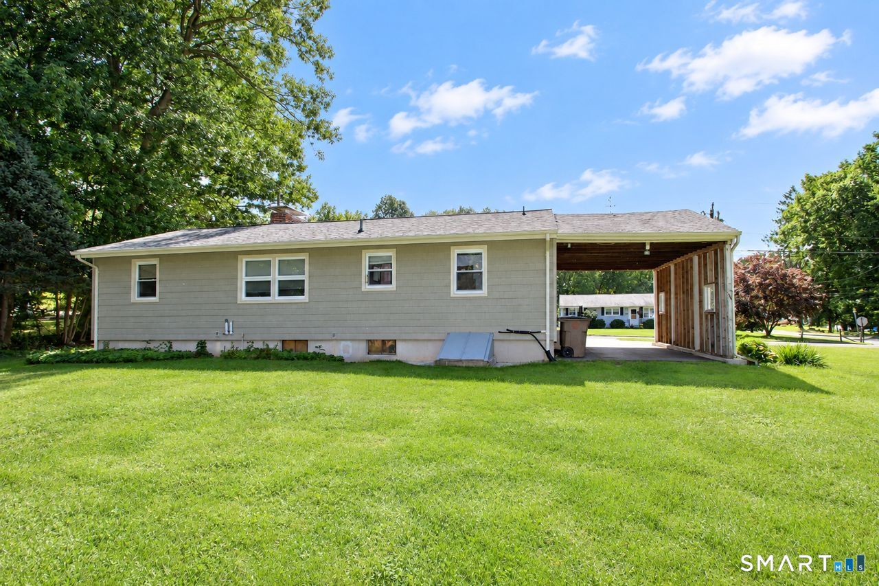 20 Damon Heights Road East Lyme CT 06357