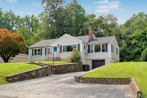 8 Bungay Terrace Seymour CT 06483