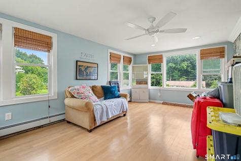 8 Bungay Terrace Seymour CT 06483