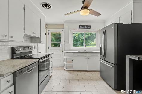 8 Bungay Terrace Seymour CT 06483