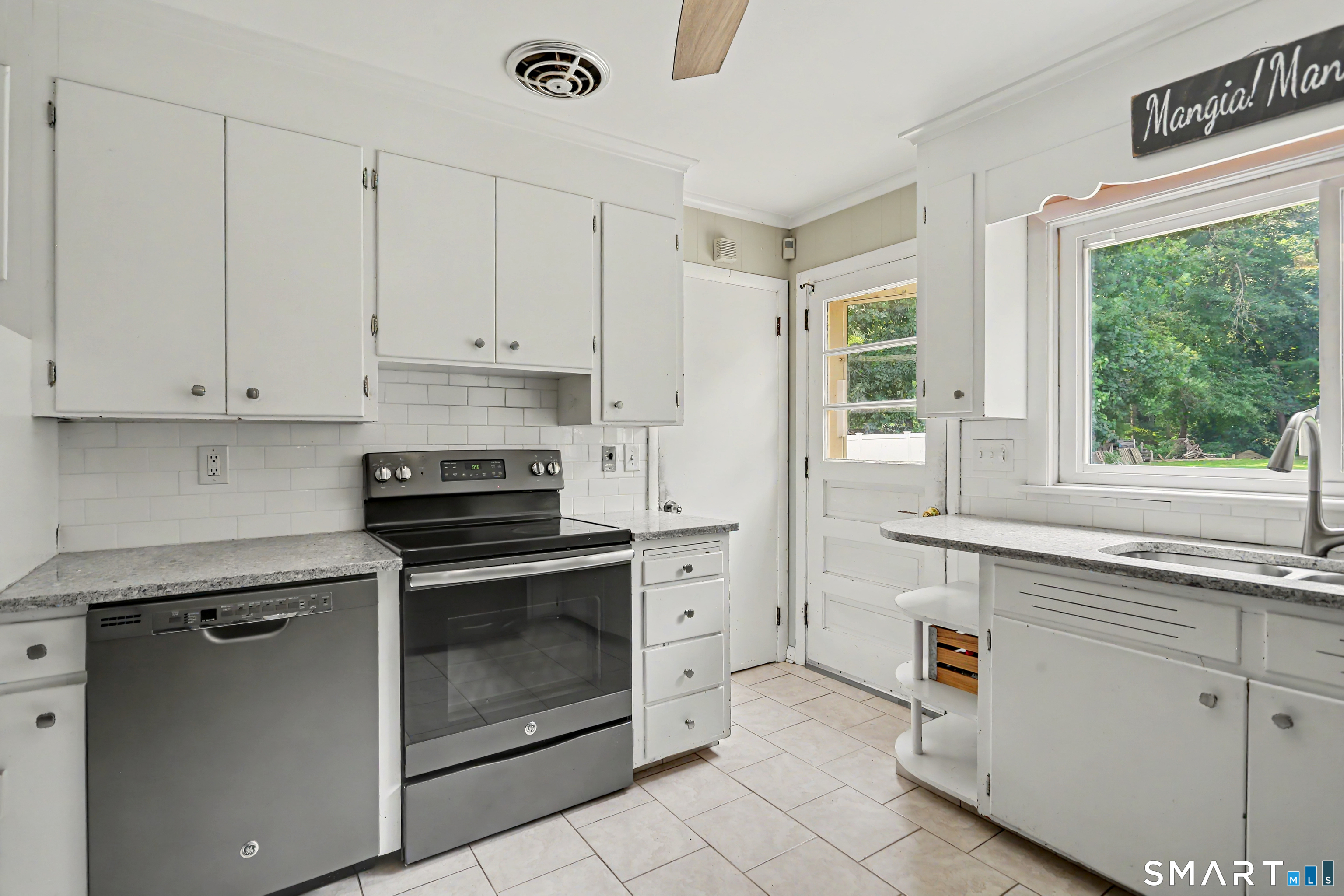 8 Bungay Terrace Seymour CT 06483