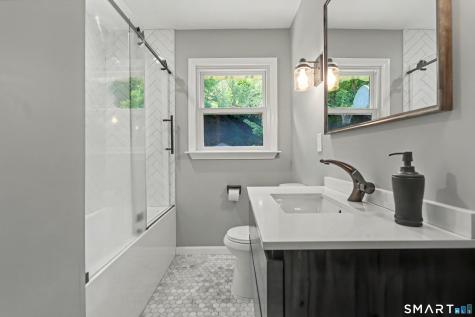 8 Bungay Terrace Seymour CT 06483