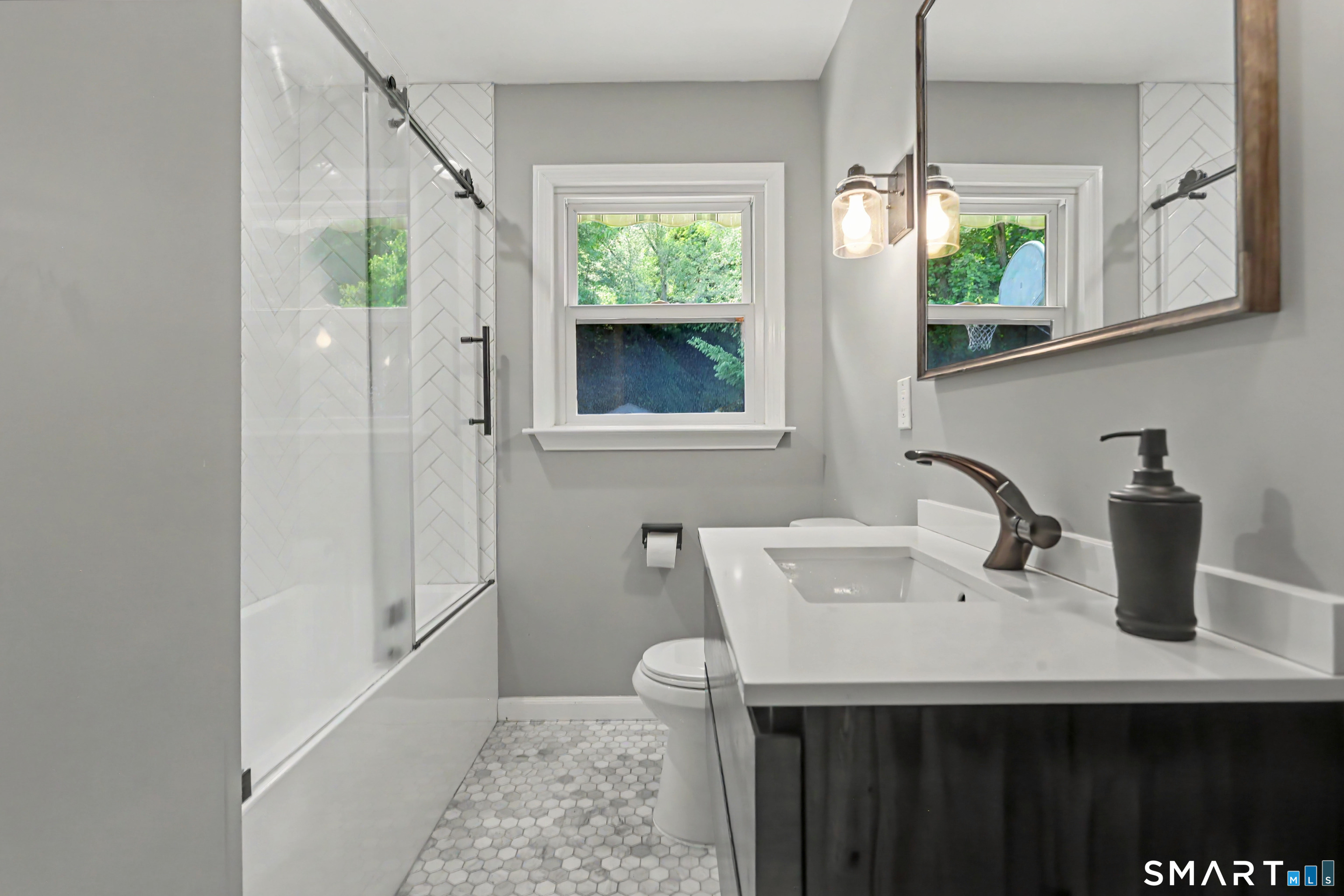 8 Bungay Terrace Seymour CT 06483
