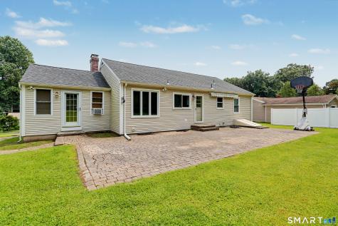 8 Bungay Terrace Seymour CT 06483