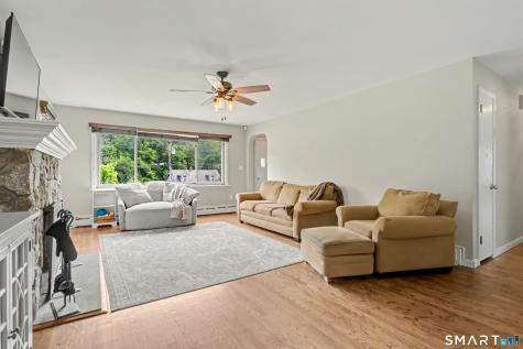 8 Bungay Terrace Seymour CT 06483