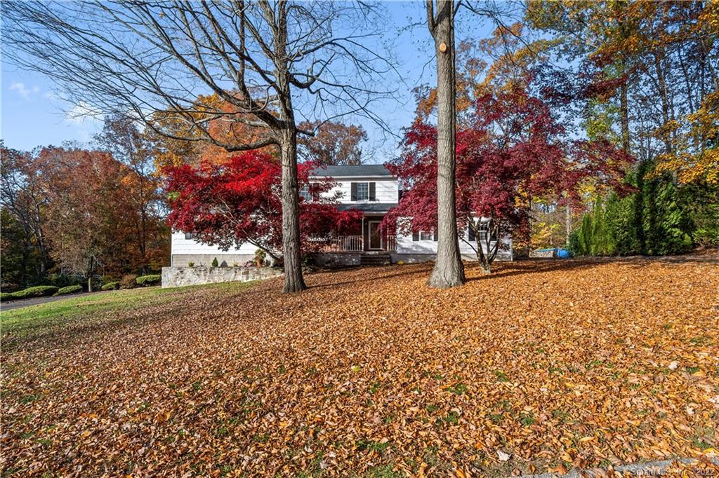 8 Hickory Lane Oxford CT 06478