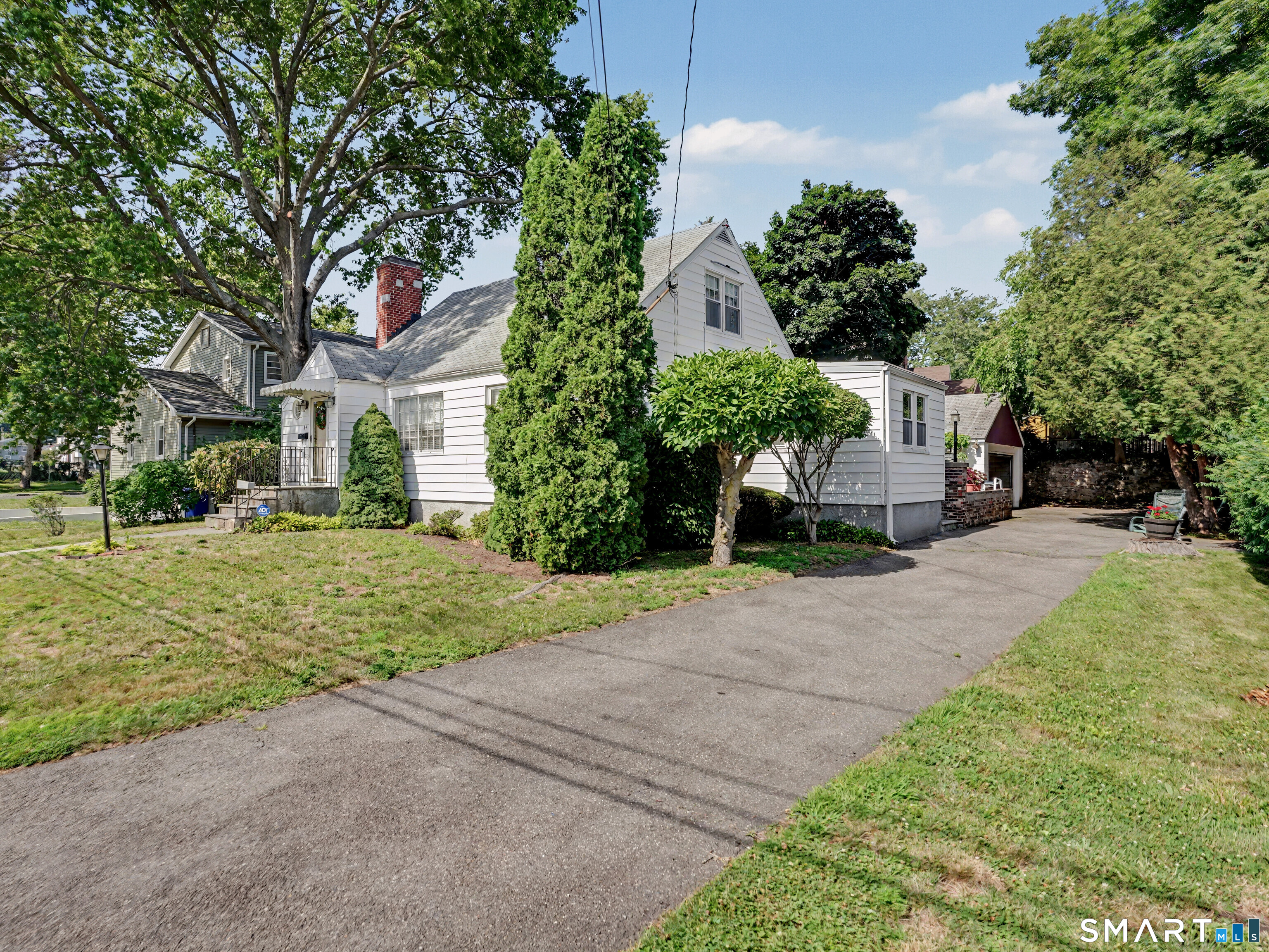 64 Breyer Avenue Bridgeport CT 06606