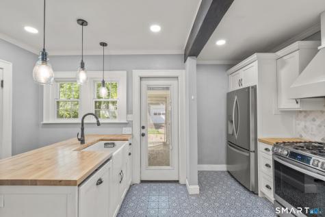 77 Newport Avenue West Hartford CT 06107