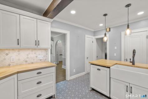 77 Newport Avenue West Hartford CT 06107