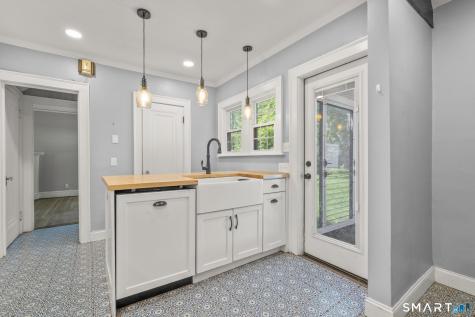 77 Newport Avenue West Hartford CT 06107