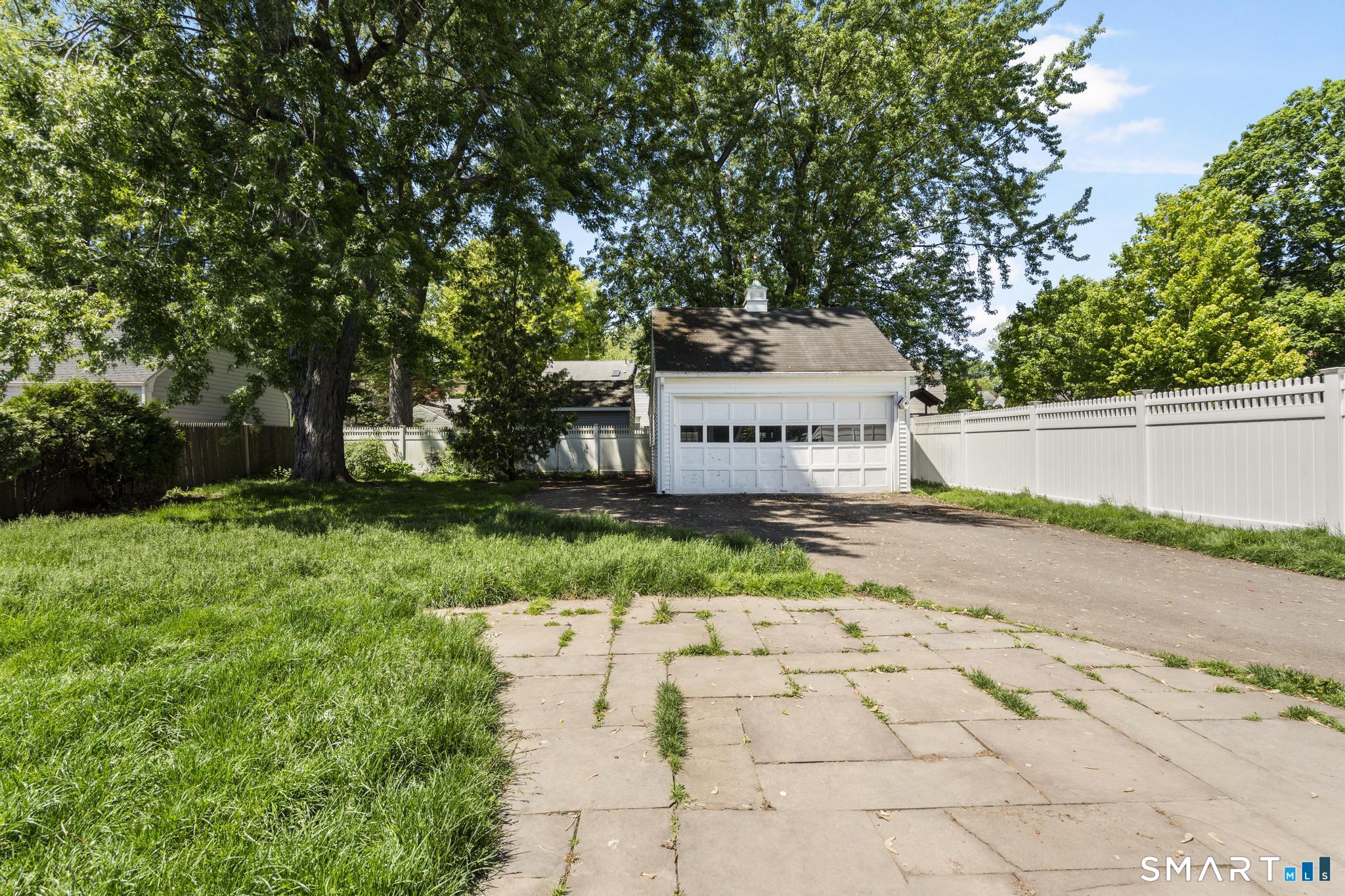 77 Newport Avenue West Hartford CT 06107