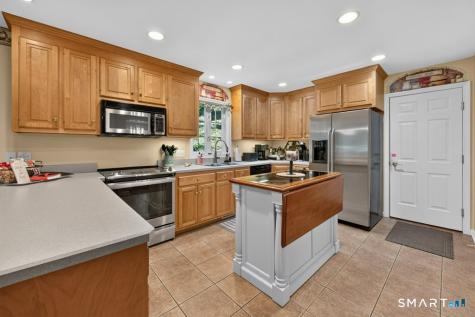 28 Tanglewood Drive Preston CT 06365