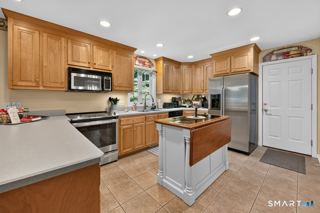 28 Tanglewood Drive Preston CT 06365
