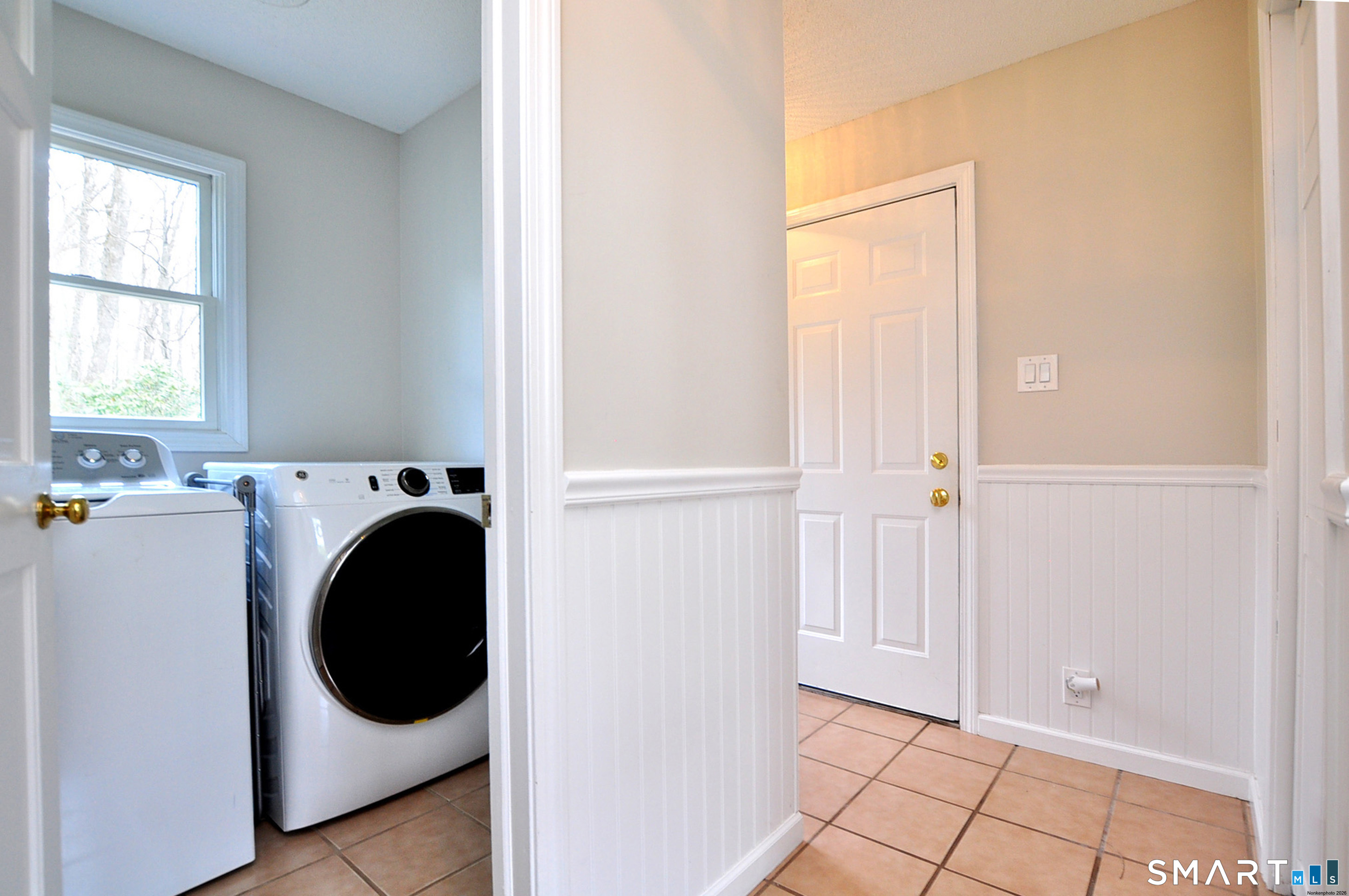 98 Andrew Drive Canton CT 06019