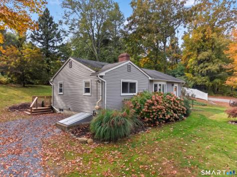 32 Bushy Hill Road Essex CT 06442