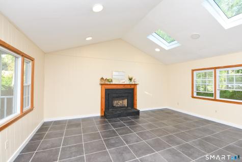 23 Chriswell Drive Simsbury CT 06070
