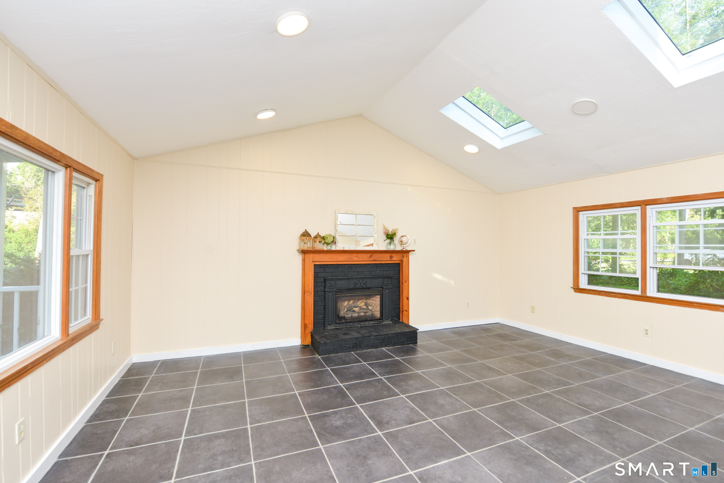 23 Chriswell Drive Simsbury CT 06070