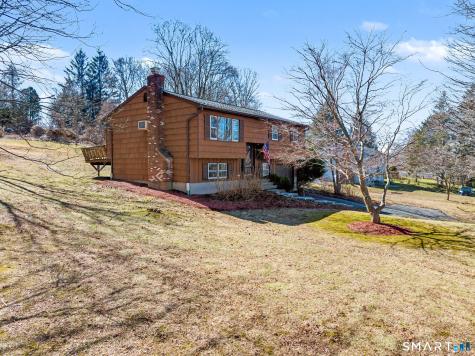 95 Hoyts Hill Bethel CT 06801