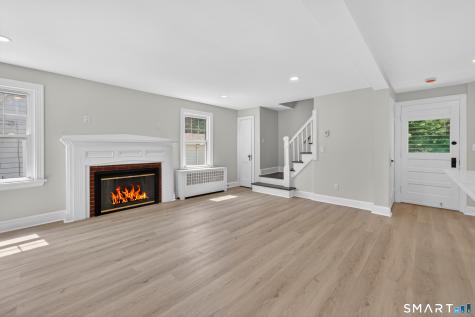 55 Woodlawn Road New London CT 06320