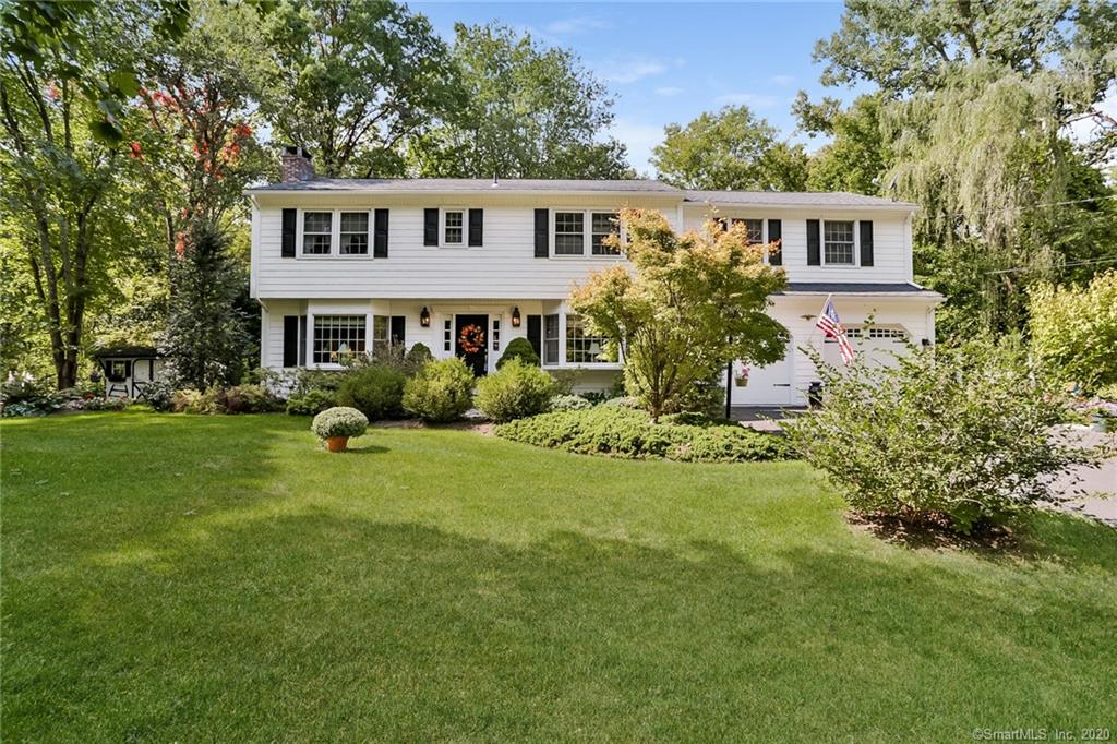 6 Hollow Oak Lane Brookfield CT 06804