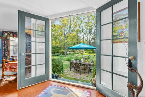 561 Middlesex Road Darien CT 06820