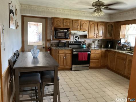61 Rockview Road East Haven CT 06512