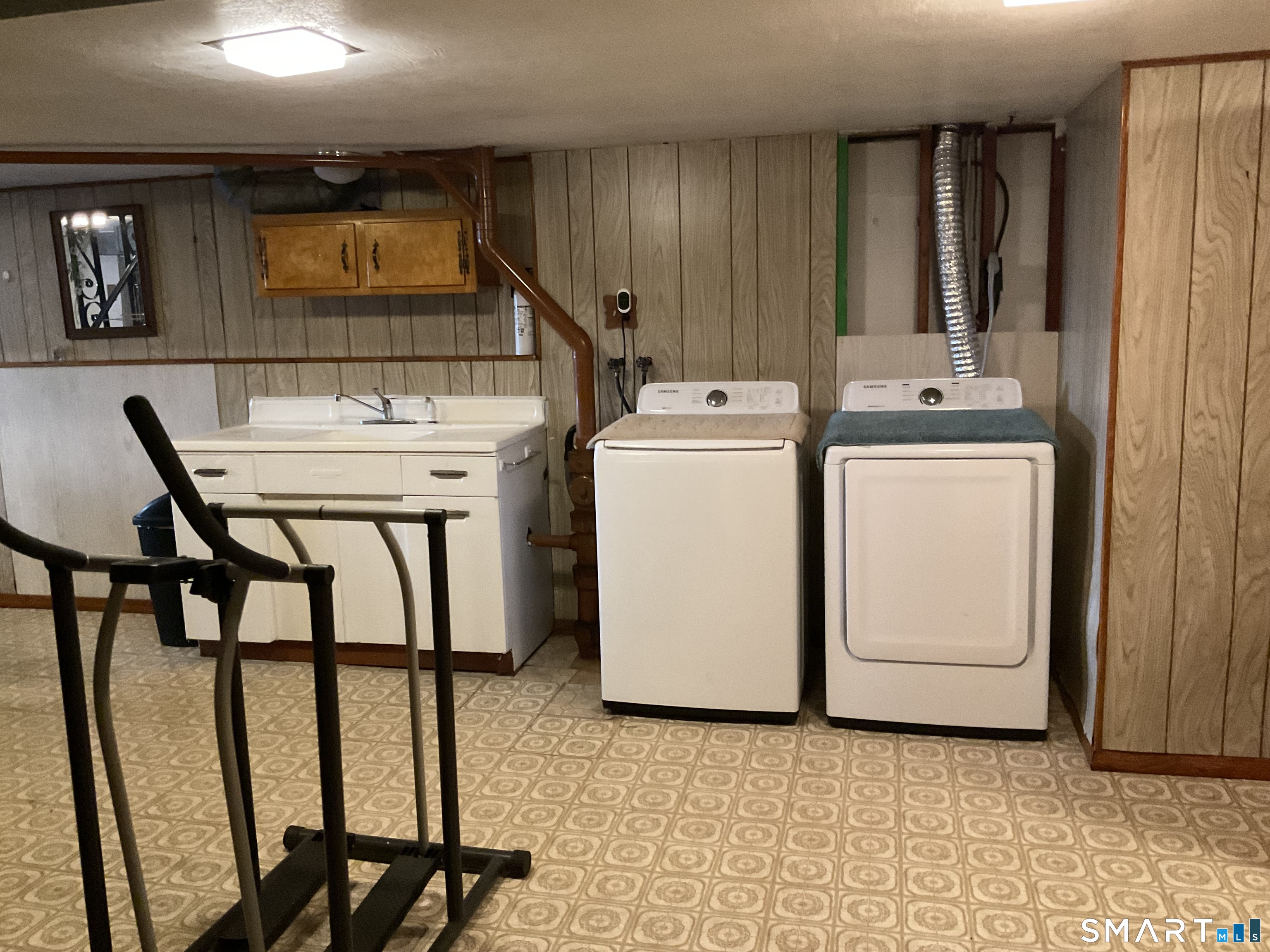 61 Rockview Road East Haven CT 06512