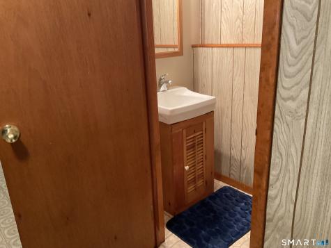 61 Rockview Road East Haven CT 06512