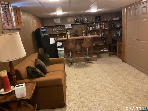 61 Rockview Road East Haven CT 06512