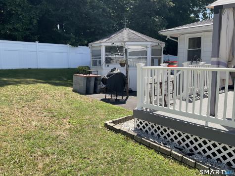 61 Rockview Road East Haven CT 06512