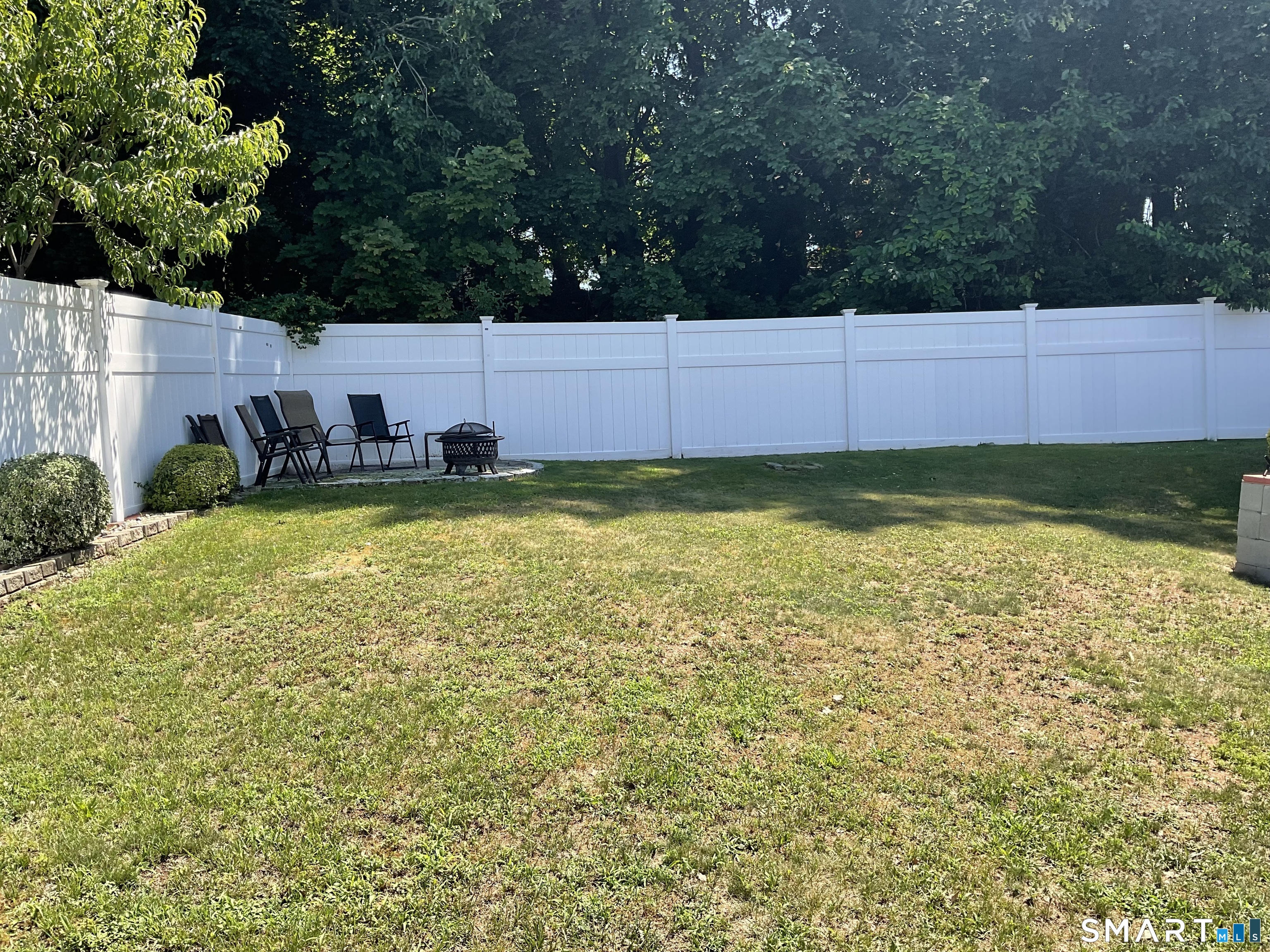 61 Rockview Road East Haven CT 06512