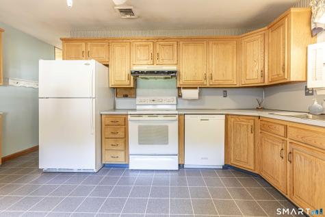 16 Philip Road Manchester CT 06040